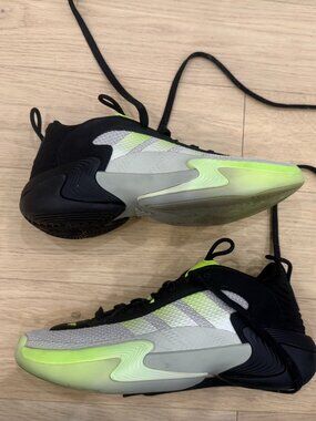 Adidas Exhibit Select Mid basketball shoes, Grey/Black/Lemon, Size 7.5